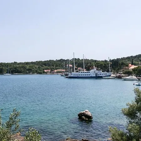 - Veliki Apartamento