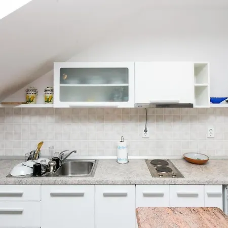 - Veliki Apartament *