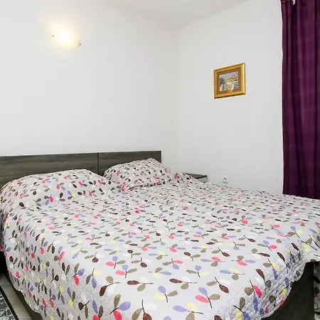 - Veliki * Zaton (Dubrovnik-Neretva)