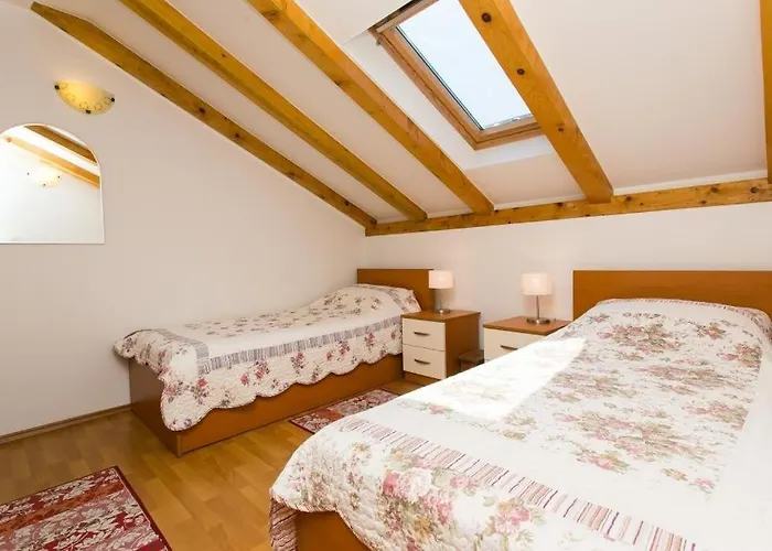 - Veliki Apartman